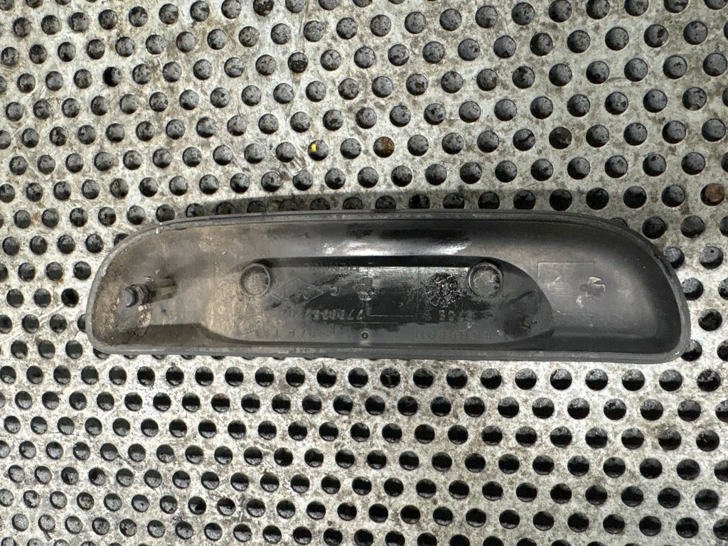 TÜRSTOPP-SCHARNIERABDECKUNG MASTER II 7700352202 Product image