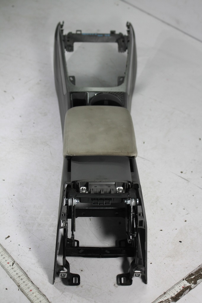 MITTELTUNNELARMLEHNE AUDI A4 B8 07-15 EU Product image