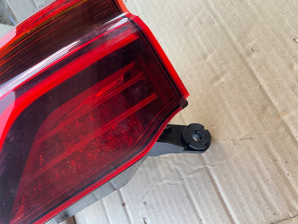 HECKLEUCHTE LINKS HINTEN LINKS 9881161 BMW F39 X2 LED EUROPA ORIGINAL Product image