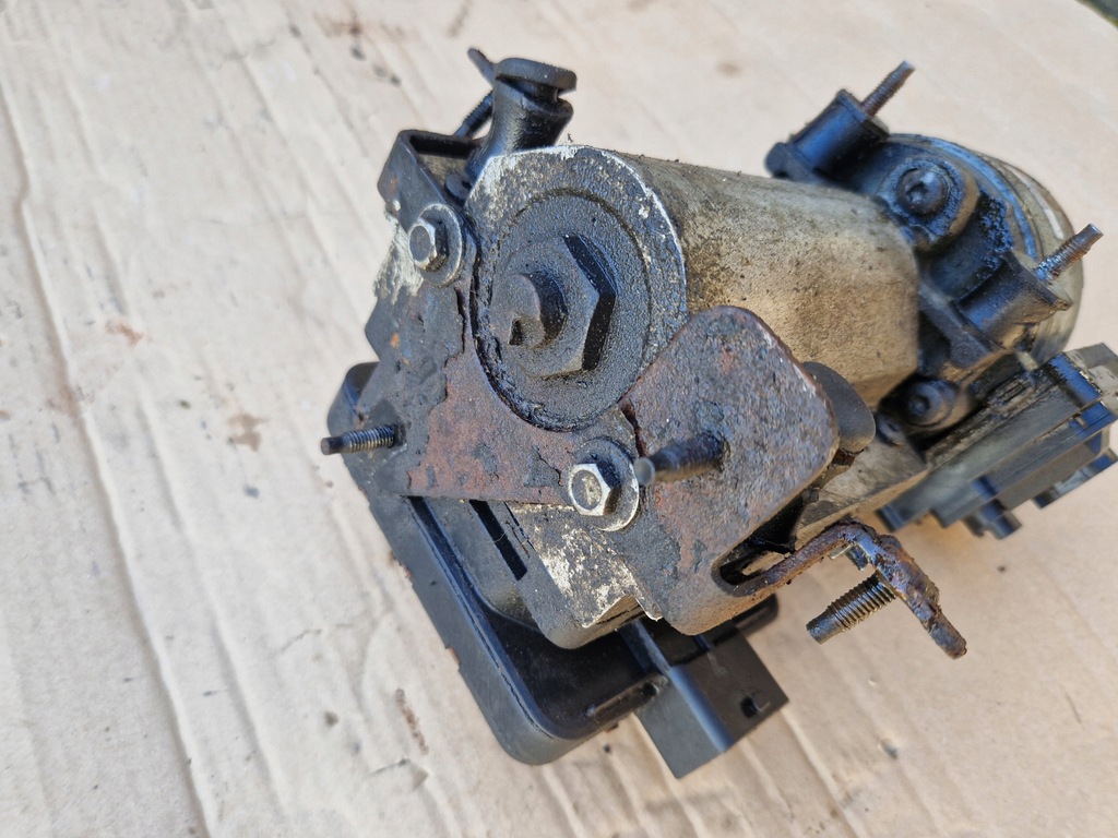 KOMPRESSOR-HYDRO-FEDERUNGSPUMPE CITROEN C5 III X7 2.0 HDI 9654068680 Product image