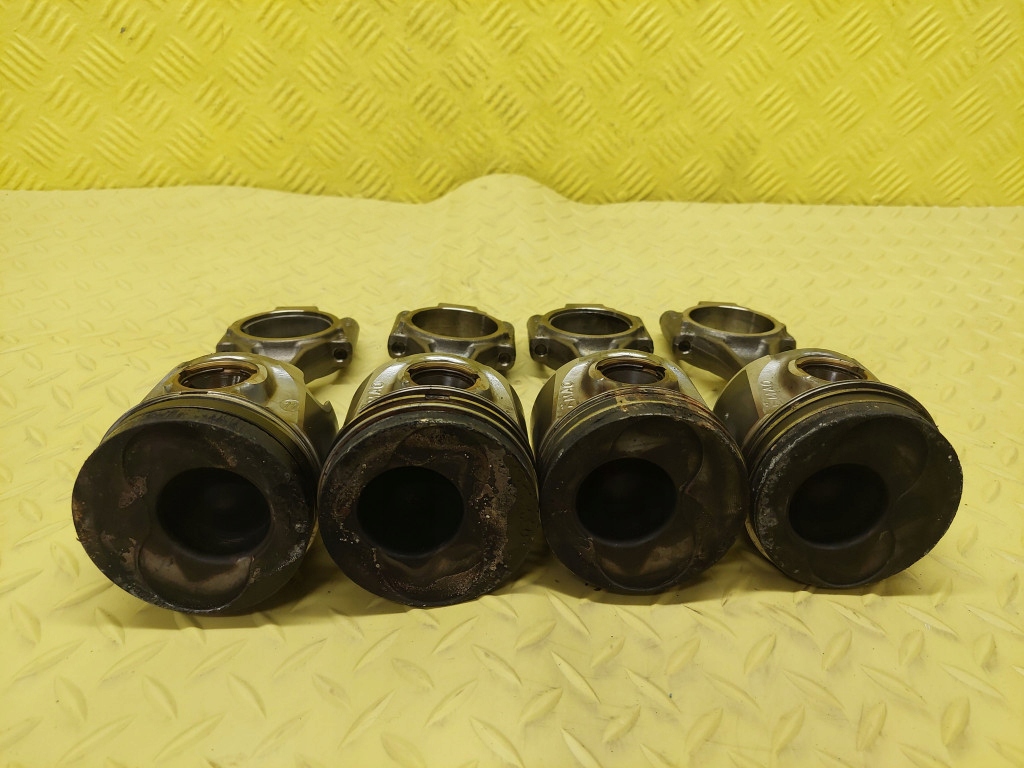 VW GOLF V 1.9 TDI KOLBEN PLEUEL Product image