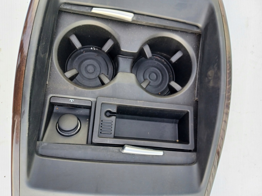 BMW X6 E71 MITTELTUNNELSITZE HINTEN GETRÄNKEHALTER AUFBEWAHRUNG Product image