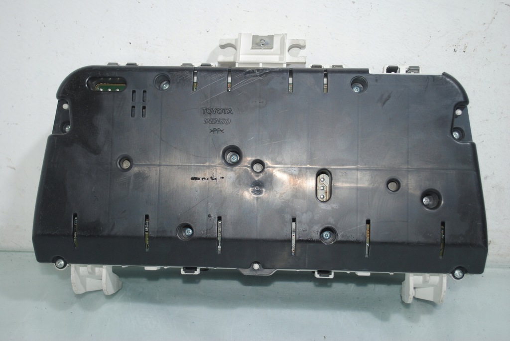 ZÄHLER TOYOTA COROLLA VERSO II 2.0 D4D Kilometerstand 379729 km 83800-0F090 Product image
