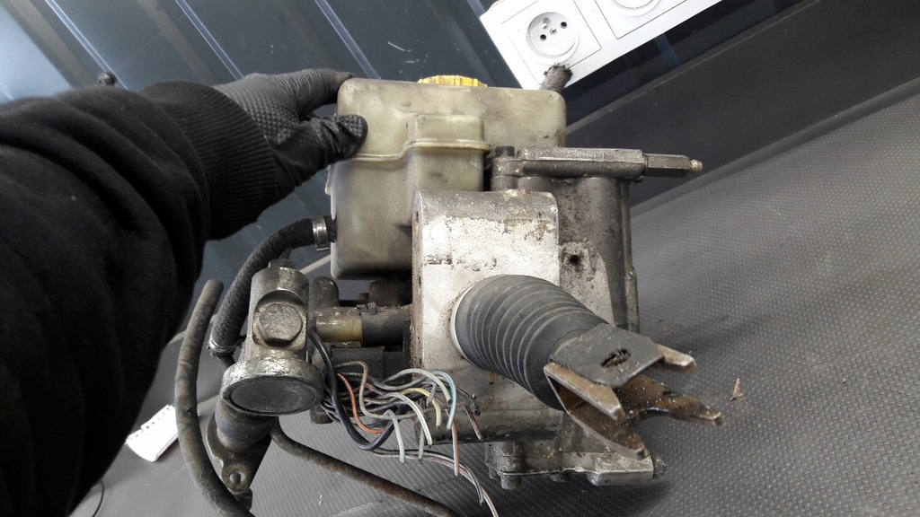 4684130110 Hauptbremszylinder Land Rover Range II 4.6 Product image