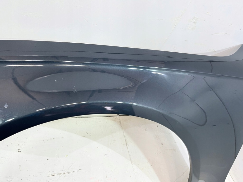 KOTFLÜGEL VORNE LINKS AUDI A4 B8 LZ7H Product image