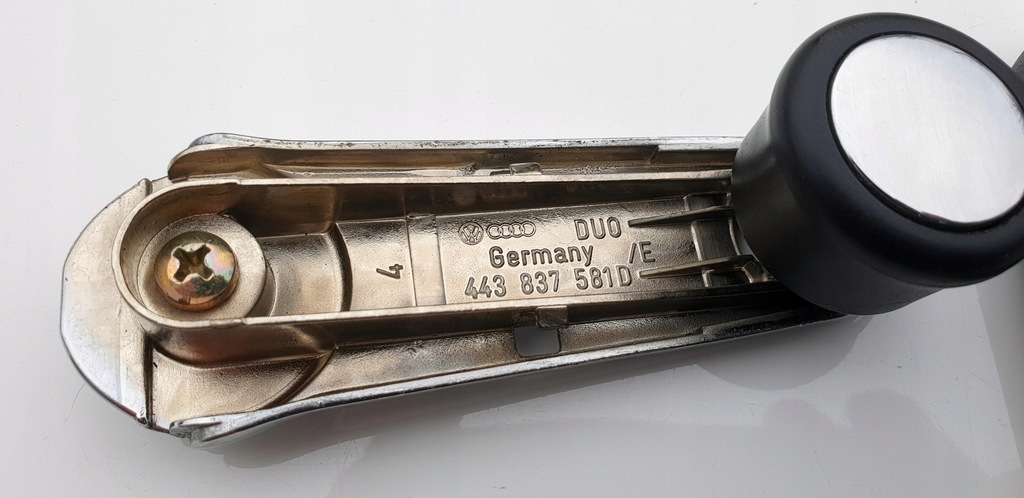 Audi A4 B5 Kurbelkurbel Fensteröffnungs- und Schließhebel ORIGINAL! Product image
