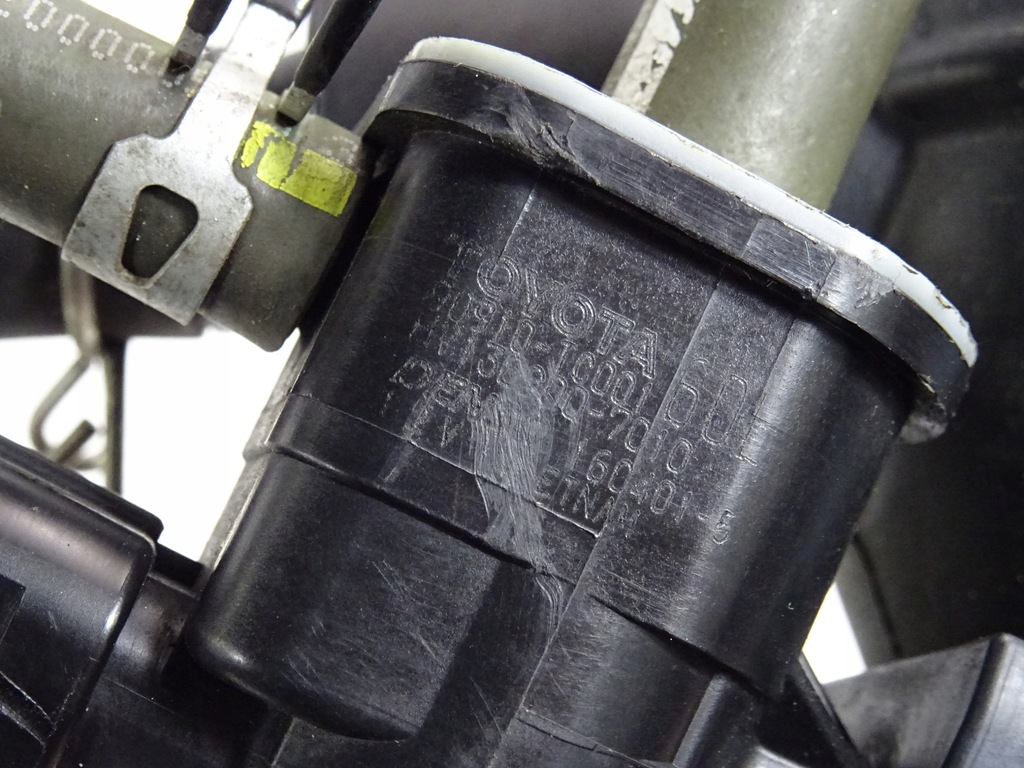 YARIS III 1.5 HYBRID VAKUUMSCHLAUCHSENSOR 17880-0M090 90910-TC001 Product image