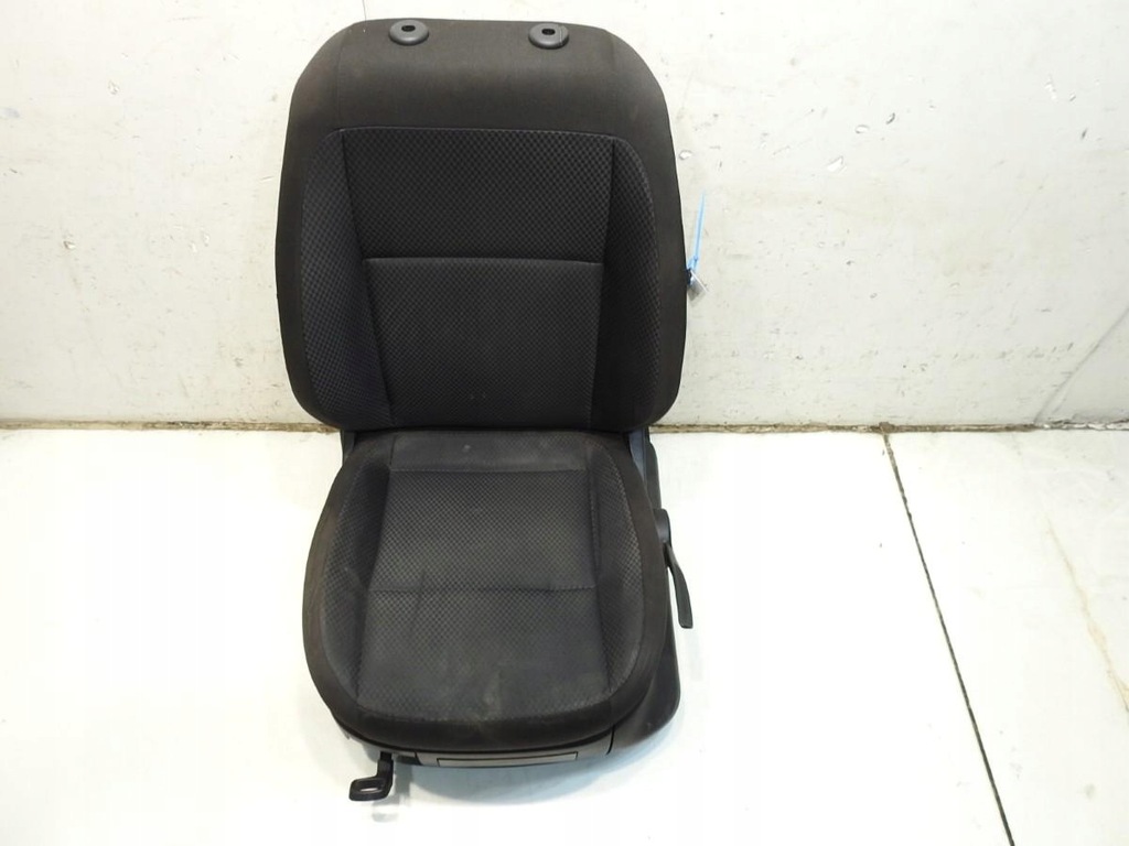 Linker vorderer Sessel Skoda Fabia II Product image