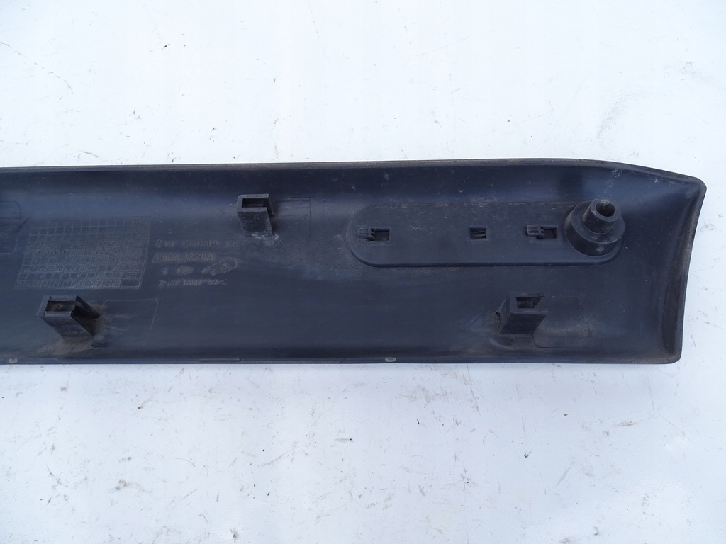 TÜRSEITENLEISTE LINKS RENAULT MASTER II 7701692500 Product image
