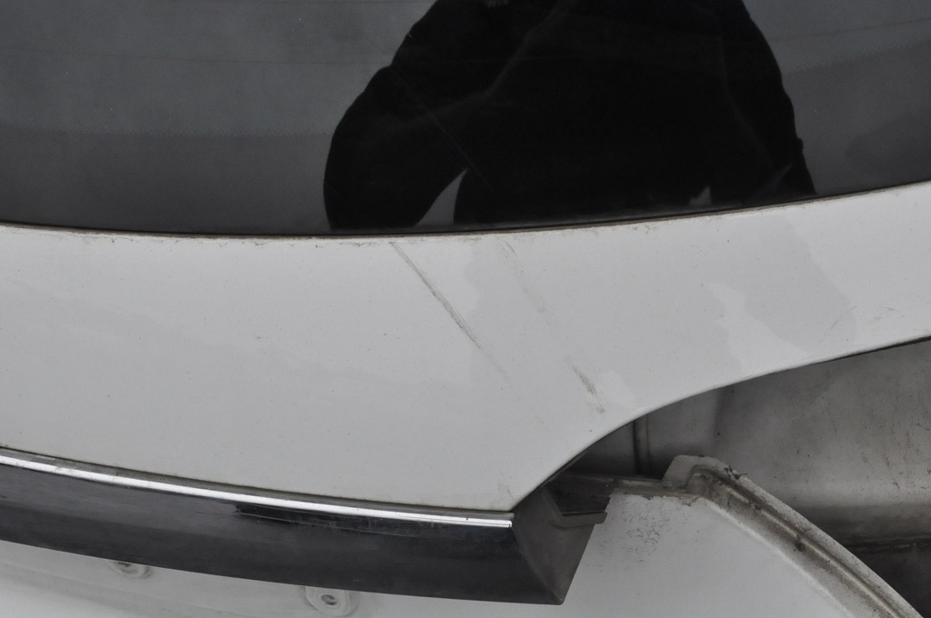 OPEL INSIGNIA EIN HECKKOFFERHEBER Product image