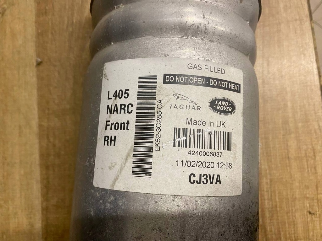 STOSSDÄMPFER VORNE RECHTS RANGE ROVER L405 RH LR138996 LK523C285CA Product image