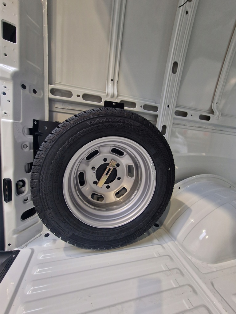 Iveco Daily Ersatzradhalterung, Anhängerkupplung Product image