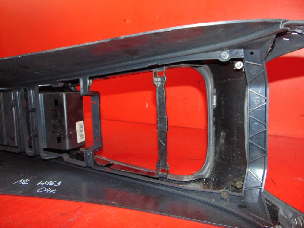 MERCEDES ML W163 LIFT 02- CENTER TUNNEL ARMREST CUP HOLDER Product image