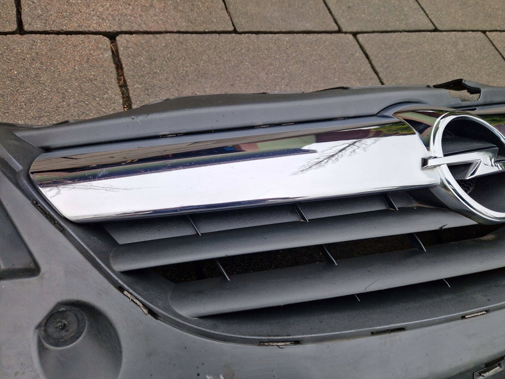 Opel Corsa D Vor dem Aufheben der vorderen Stoßfänger Dummy Chrom 13179940 06-2011 Product image