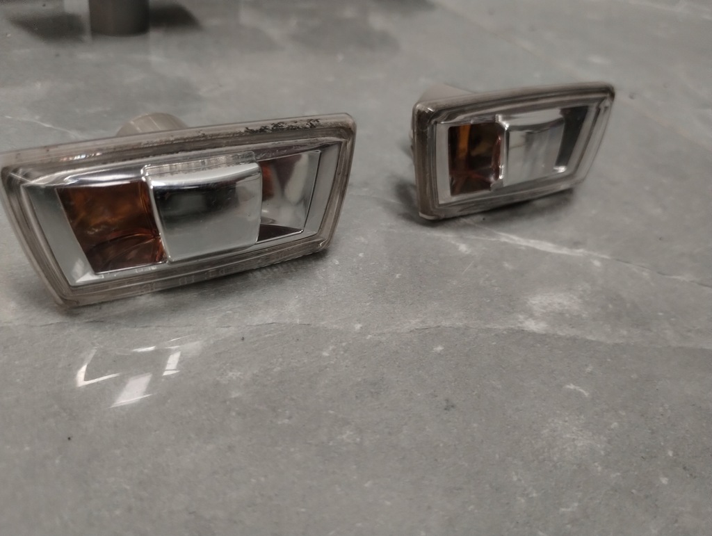 KIERUNKOWSKAZ P+L OPEL CORSA D/E INSIGNIA ZAFIRA MERVIA 13497990 13497989 Product image