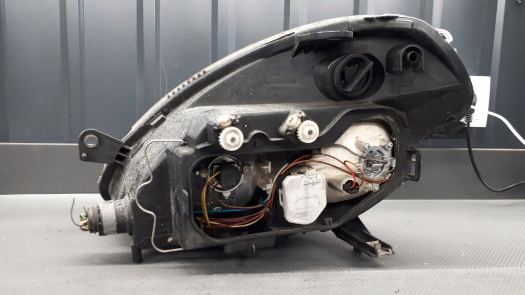 270532-00R Right Lancia ypsilon II Hella Product image
