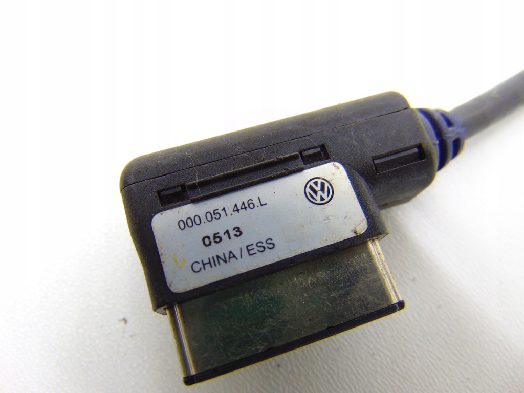 ADAPTER USB-KABEL MULTIFUNKTION VW GOLF VI VW PASSAT B7 000051446C Product image