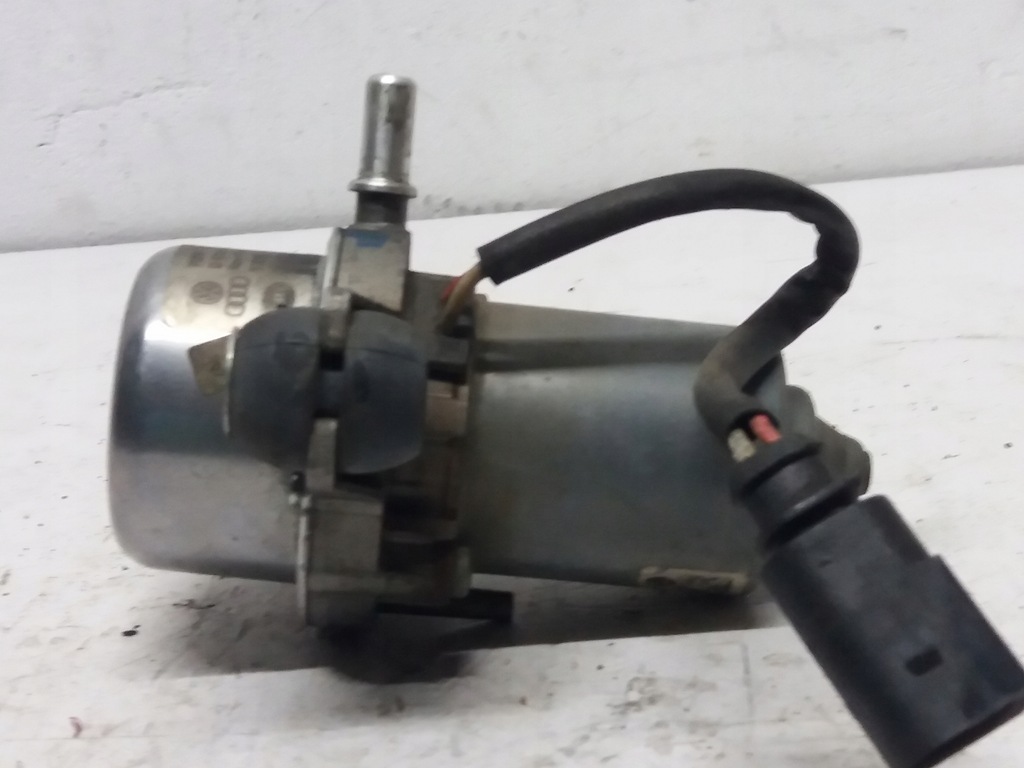 Volkswagen Audi Vakuumpumpe 1K0612181D Product image