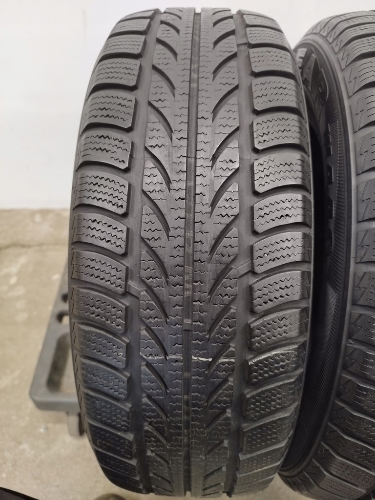 PAAR 185/65R15 HANKOOK ICEBEAR W440 Product image