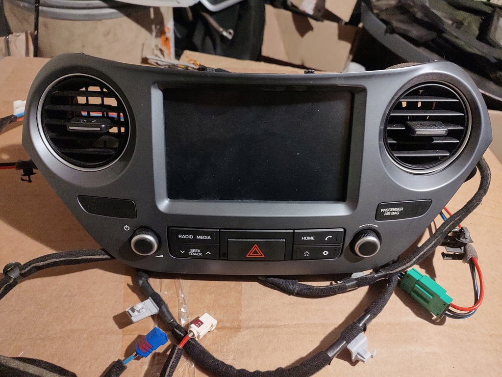 Hyundai i10 II Radio-Navigationsset, werkseitiger Antennenrahmen Product image