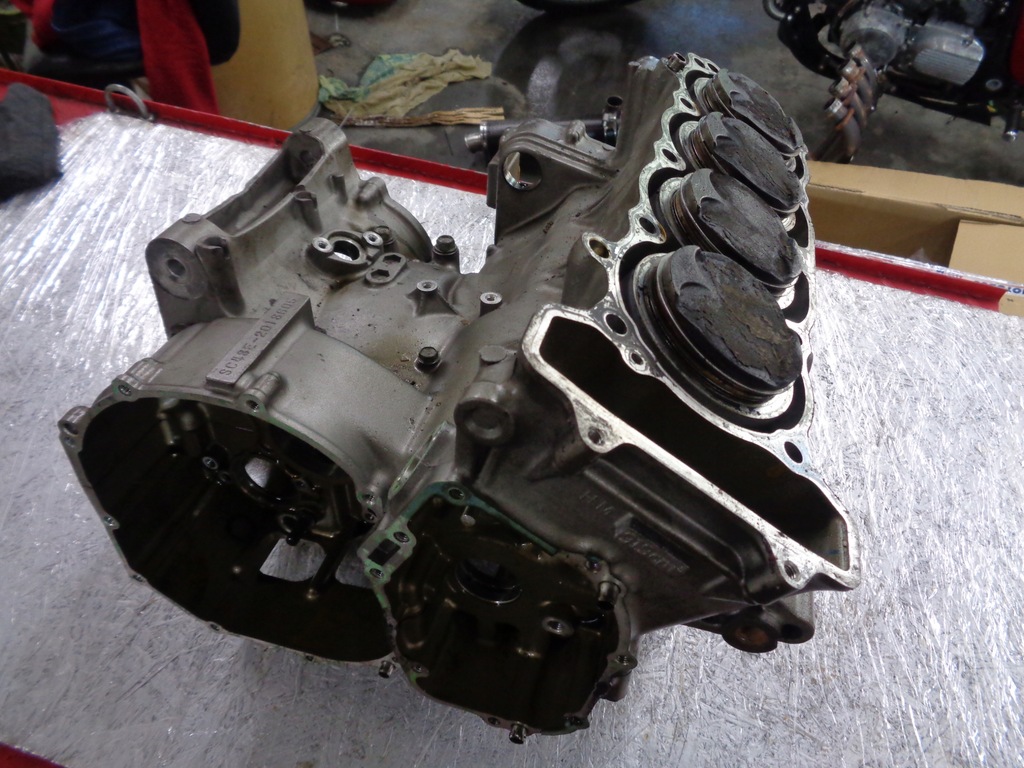 HONDA HORNET CB 900 Block, Motorkurbelgehäuse, Kolben Product image