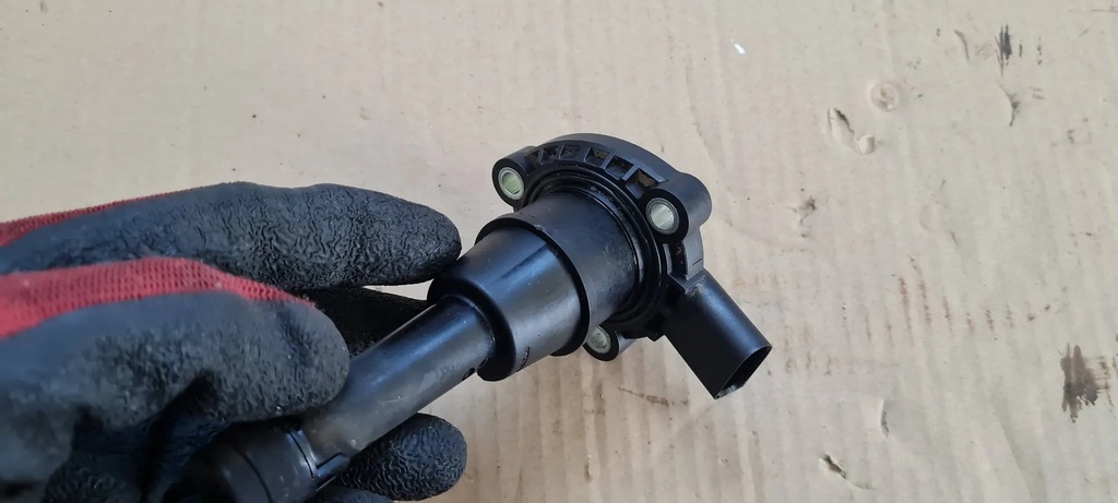 S6 C7 4G LIFT-ÖLSTANDSENSOR 4.0 TFSI 079907660A A4 B9 8W A5 A6 A7 Product image