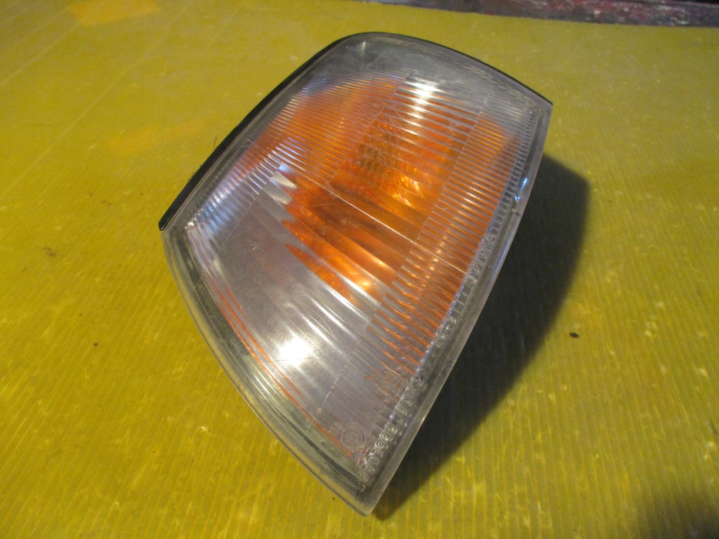2015/11 BLINKER LINKS VORNE BLINKER TOYOTA CARINA E 8152005010 Product image