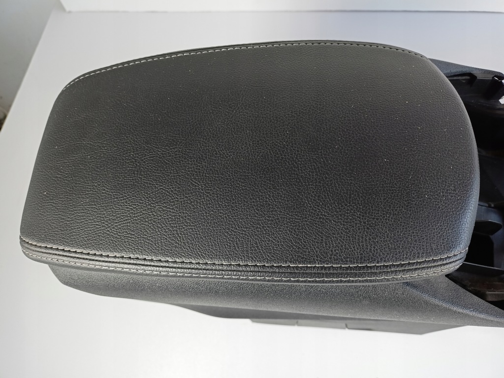 CITROEN DS5 MITTELTUNNELARMLEHNE EUROPA Product image