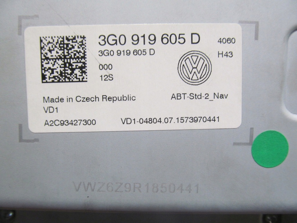 VW PASSAT 14-20 BILDSCHIRM RADIO NAVIGATIONSPANEL C401 Product image