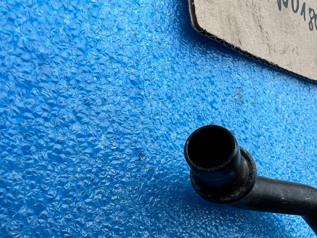 BITURBO-TURBOLADER-ÖLLEITUNG MERCEDES 4.0 D RECHTS Product image