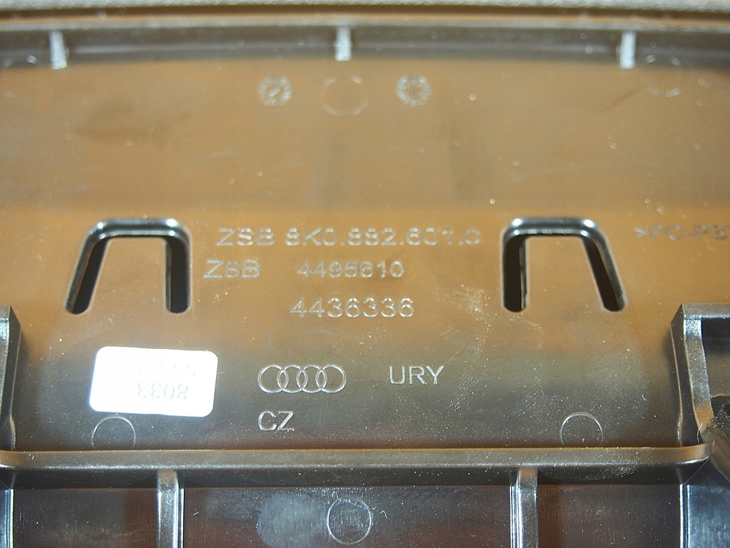 Audi A5 8T8 SB 16KM Aufbewahrungsbox für den unteren Sitz LINKS RECHTS 8k0882601c Product image