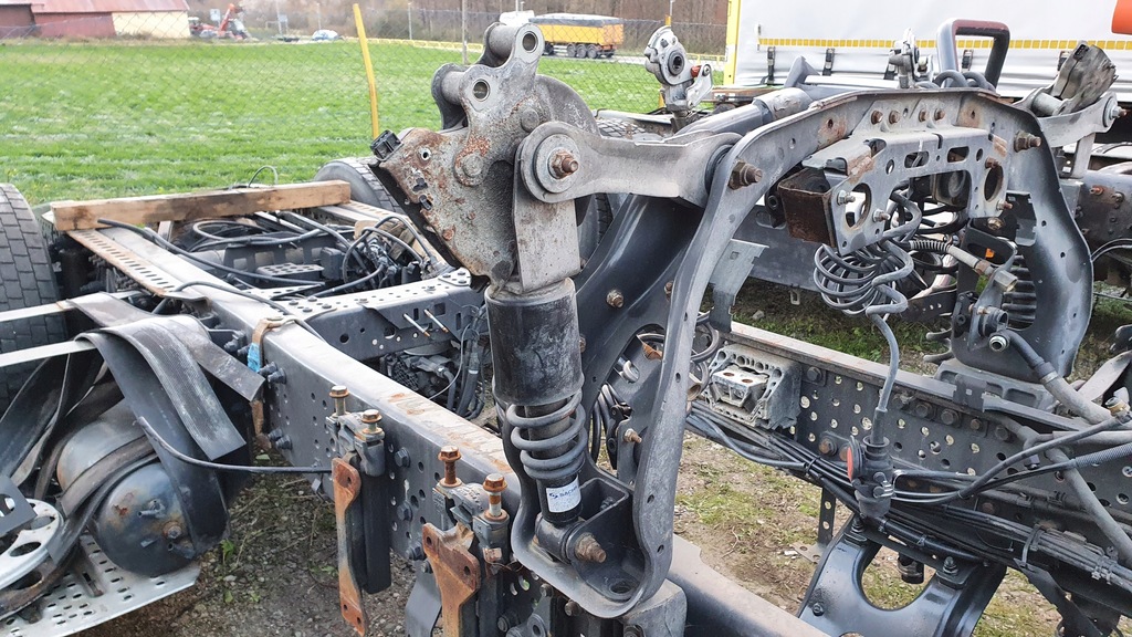 Balkenaufhängung Kabinenkabine Komplettes Heck des Actros MP 4 Product image