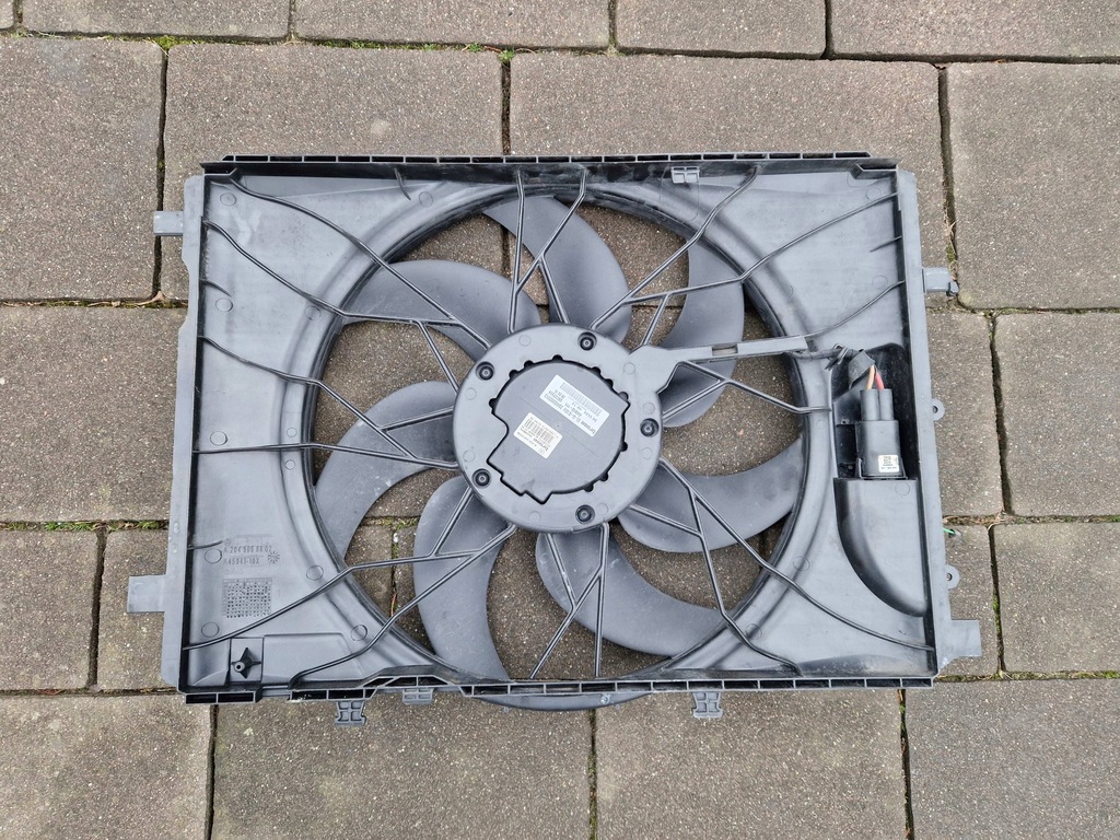 C-Klasse W204 Ein weiteres Gehäuse mit 600W A204906802 A2045400788 2016 Product image