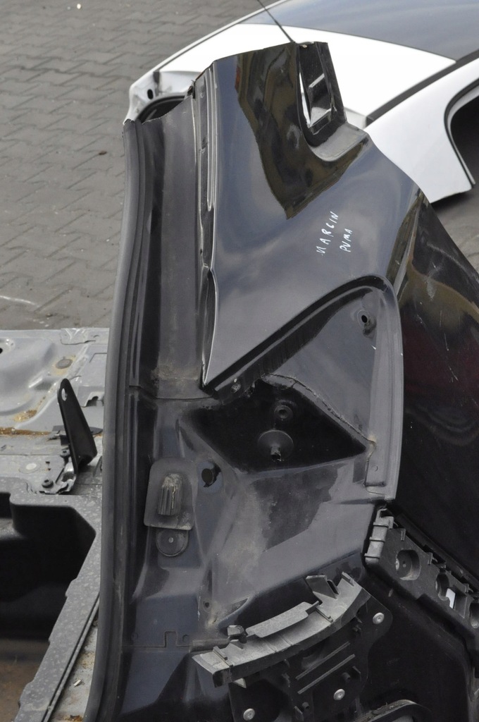 FORD PUMA II MK2 GESAMTES HINTERES ASS-BAD HINTERER RIEMEN LINKS RECHTS VIERTEL Product image