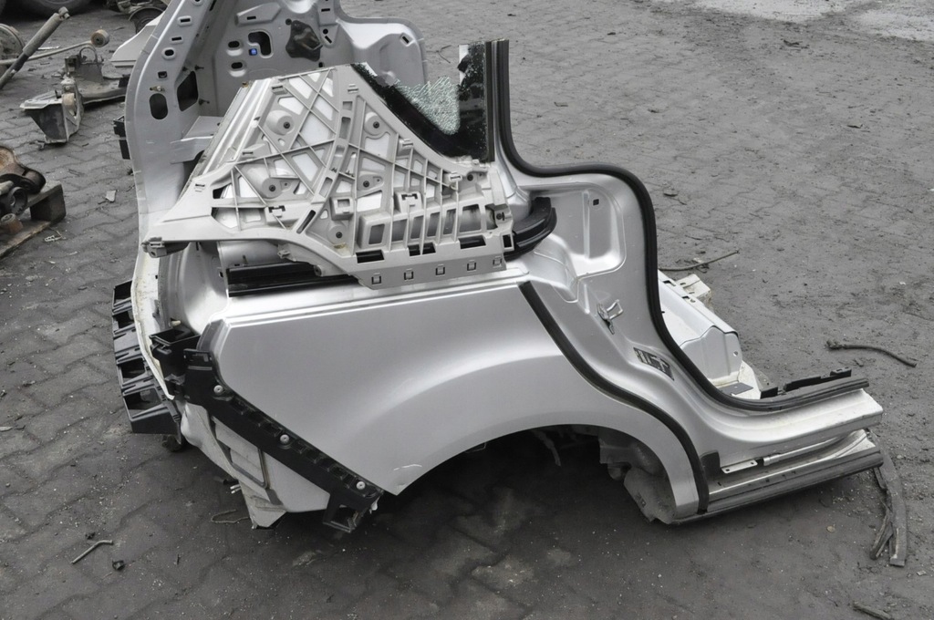 FORD B-MAX HINTERER RIEMEN HINTERER BADEKOTFLÜGEL LINKS RECHTS VIERTEL Product image