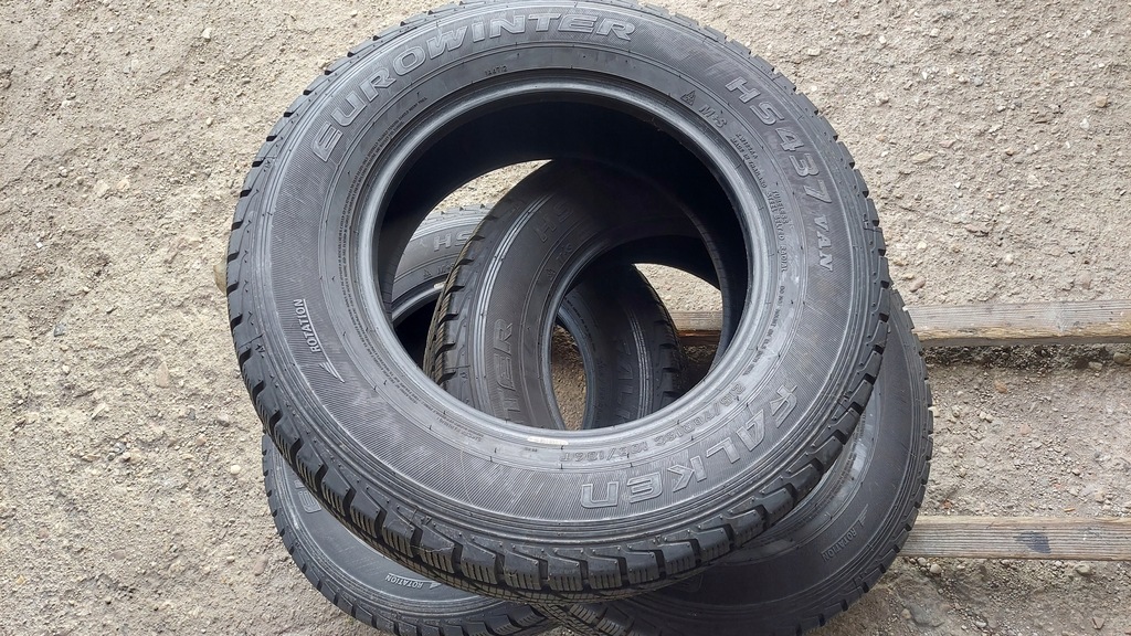 Winterreifen 215/70r16C 108/106T Falken Eurowinter HS437 VAN Product image