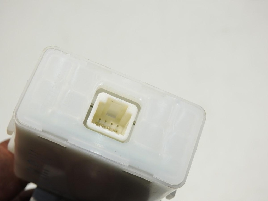 ZENTRALVERRIEGELUNGSSTEUERMODUL SUBARU IMPREZA III GH 88035FG010 Product image
