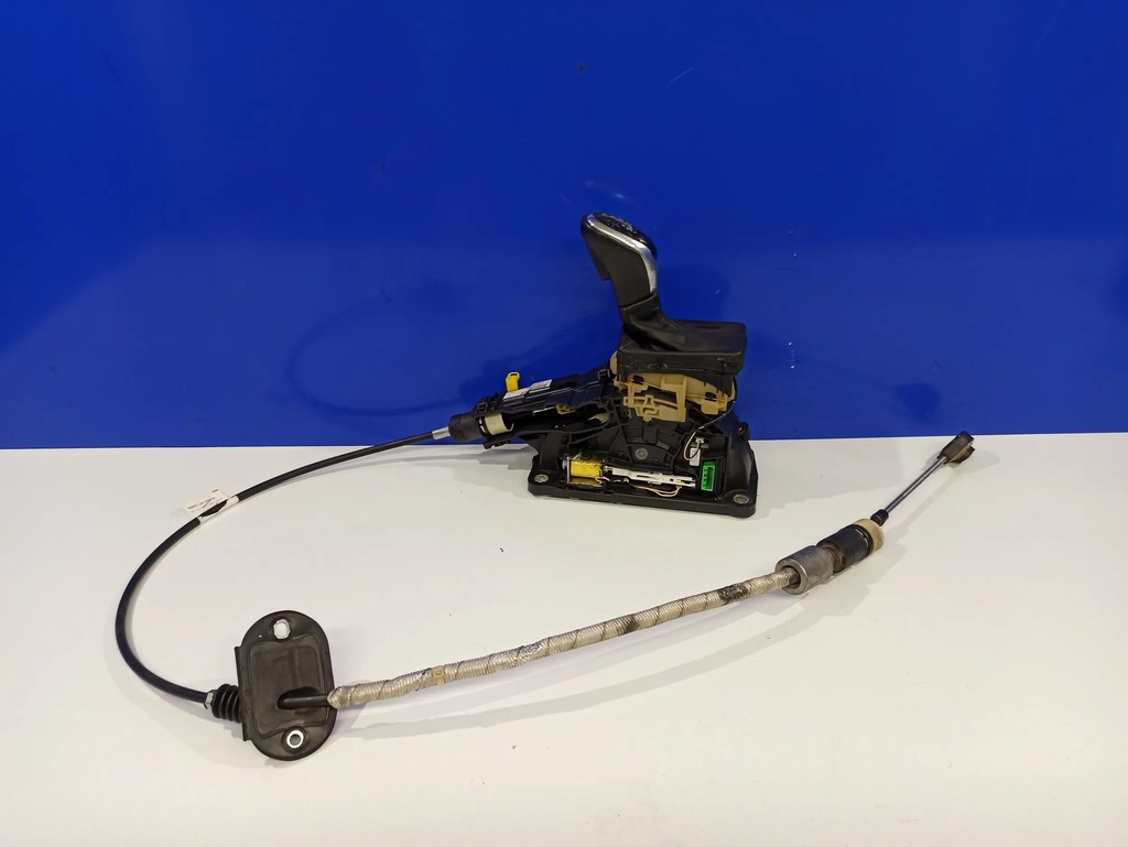 Volvo S60 2015 Wagenheber und Schalthebel Product image