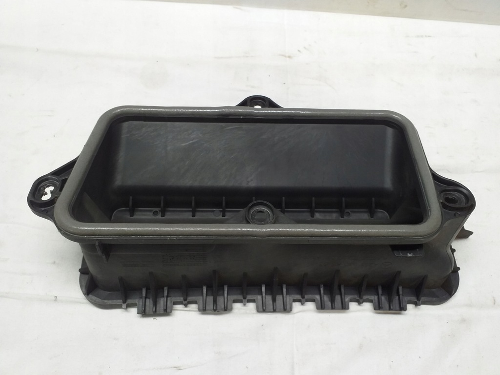 MERCEDES-LUFTEINLASSABDECKUNG Product image
