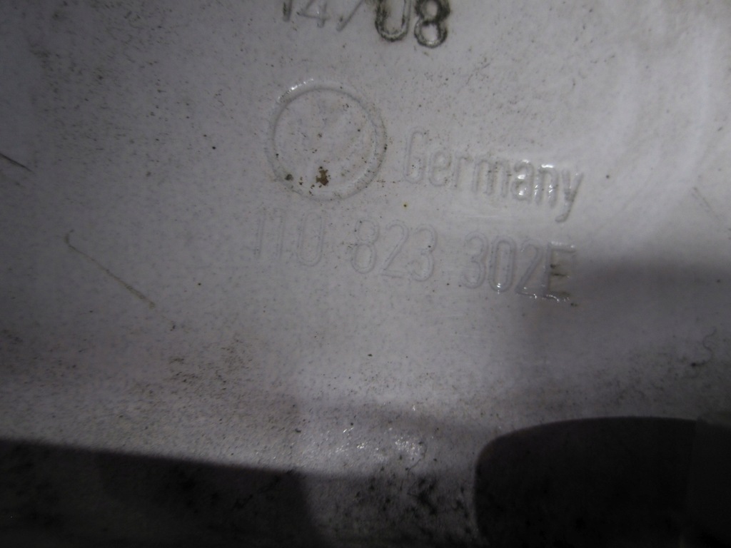 Volkswagen Caddy III 08R Maskenscharnier 1T0823302E Product image