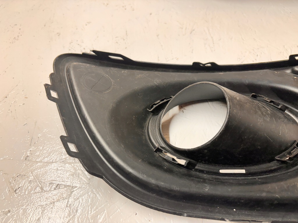 RENAULT MEGANE III LIFT – STOßSTANGENGRILL LINKS 261A32193R RECHTS 261A25882R Product image
