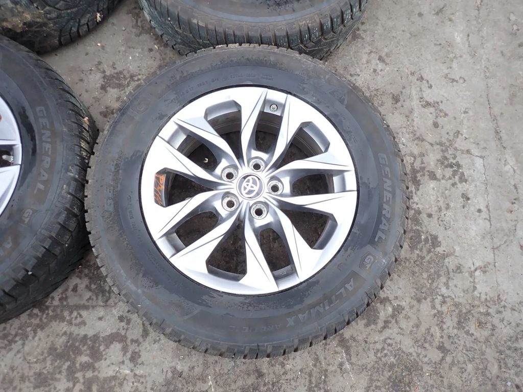 Räder Alufelgen 17 mit Reifen 235/65 R17 108T M+S Toyota Sienna 2021 Product image