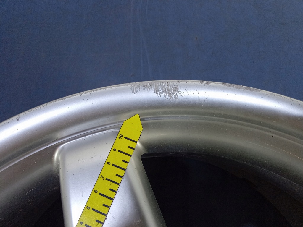 MERCEDES W210 Alufelgen 8JX18 5X112 ET30 Product image