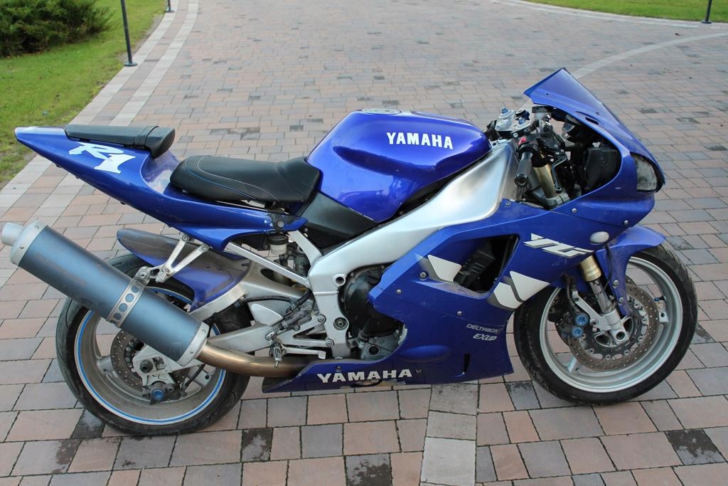 Yamaha YZF R1 RN01 Hinterradantriebsgummi Product image
