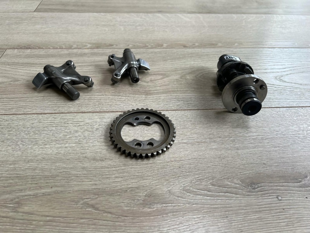 Suzuki XF 650 Freewind DR 650 Nockenwelle Ventil Kipphebel Nocken Product image