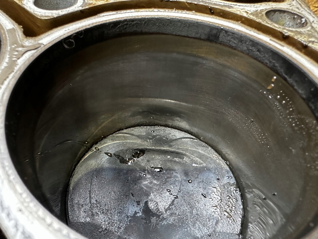 MOTORBLOCK UNTERE WELLENKOLBEN MERCEDES 1.8 CGI 271 820 Product image