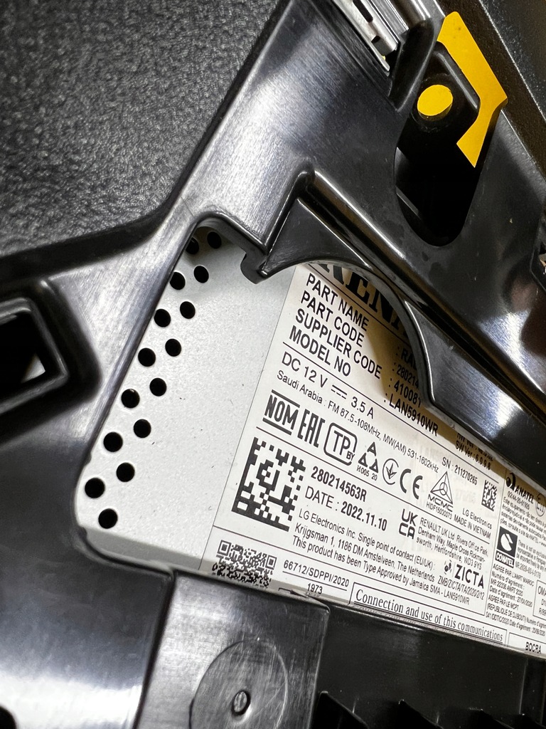 RADIO-NAVIGATIONS-TELEFONHALTER DACIA SANDERO III STEPWAY Product image