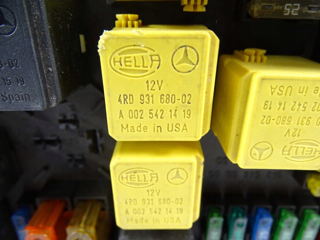 Mercedes ML W163 SICHERUNGSKASTEN A1635450005 Product image