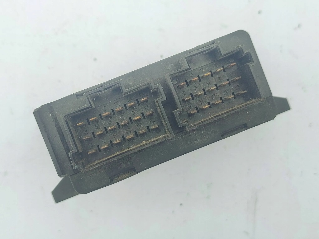Mercedes-Benz Vito Viano W638 STEUERUNG ZENTRALVERRIEGELUNGSMODUL A0004461019 Product image