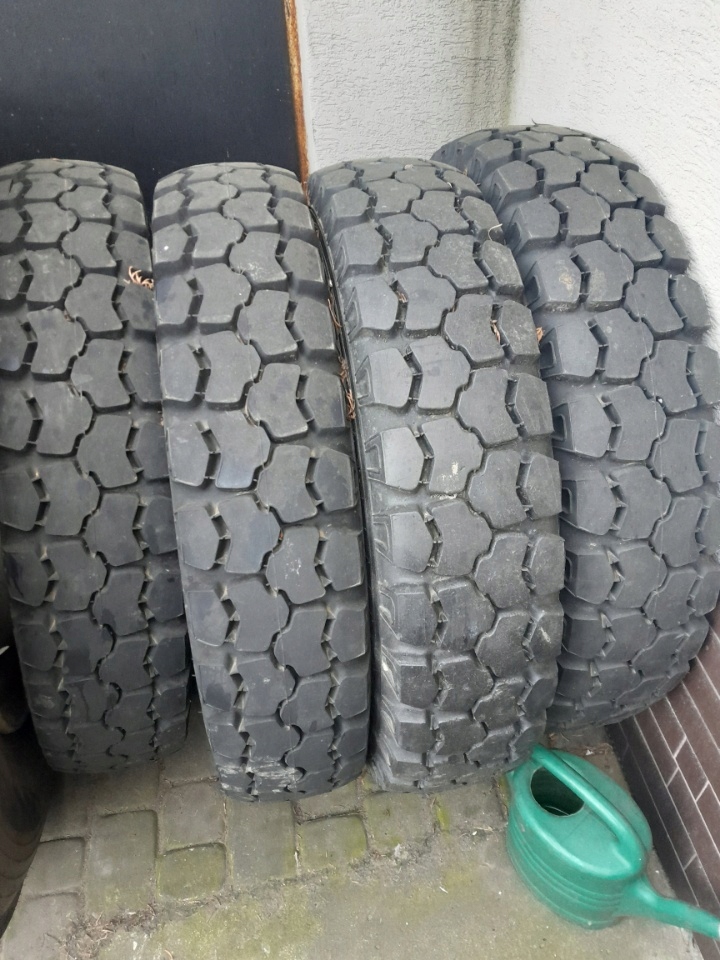 Reifen 825x20 (825R20) Kama Product image